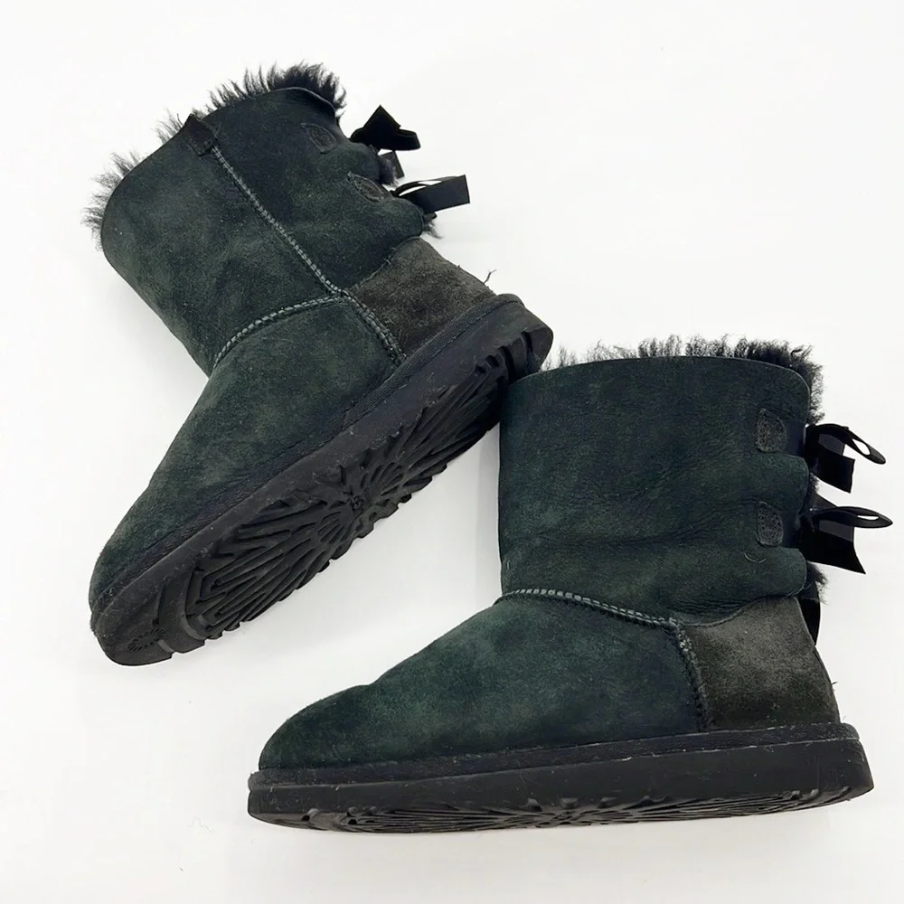 Ugg Mini Bailey Bow Black size 4